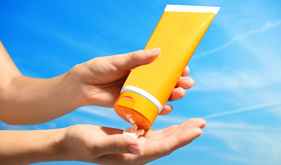 titanium dioxide in sunscreen cream is used as